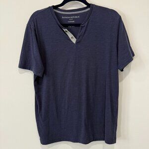 Banana Republic Size M Basic Navy Blue V-Neck T Shirt Vintage Style
